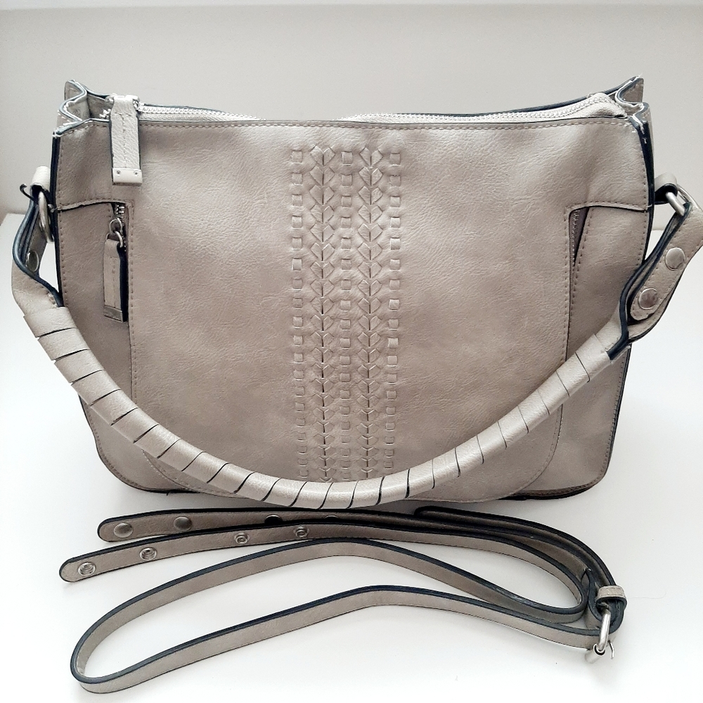 Simply Noelle light Gray hand Bag GUC